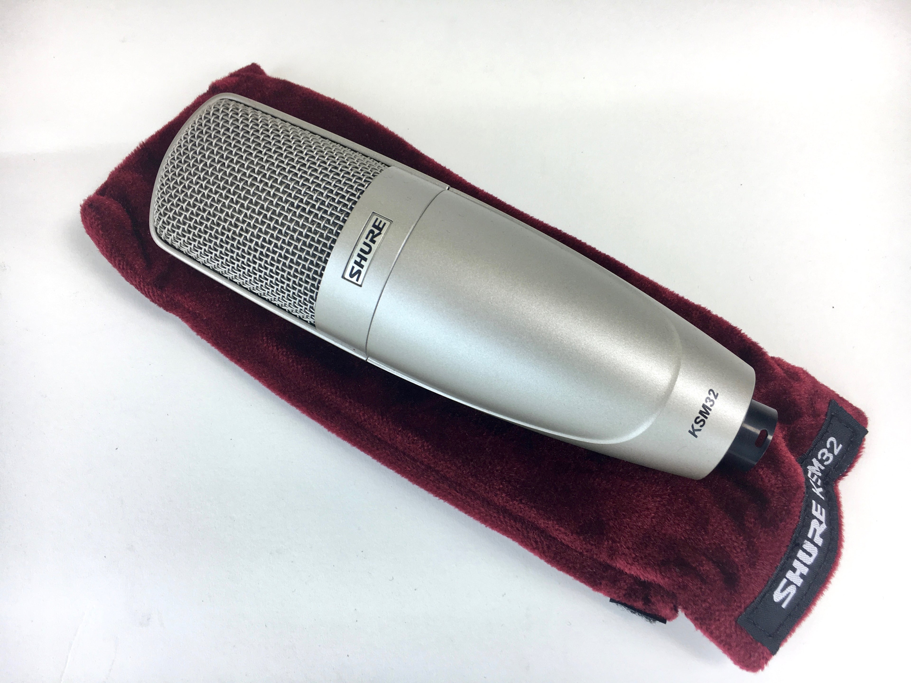Shure KSM 32 Microphone