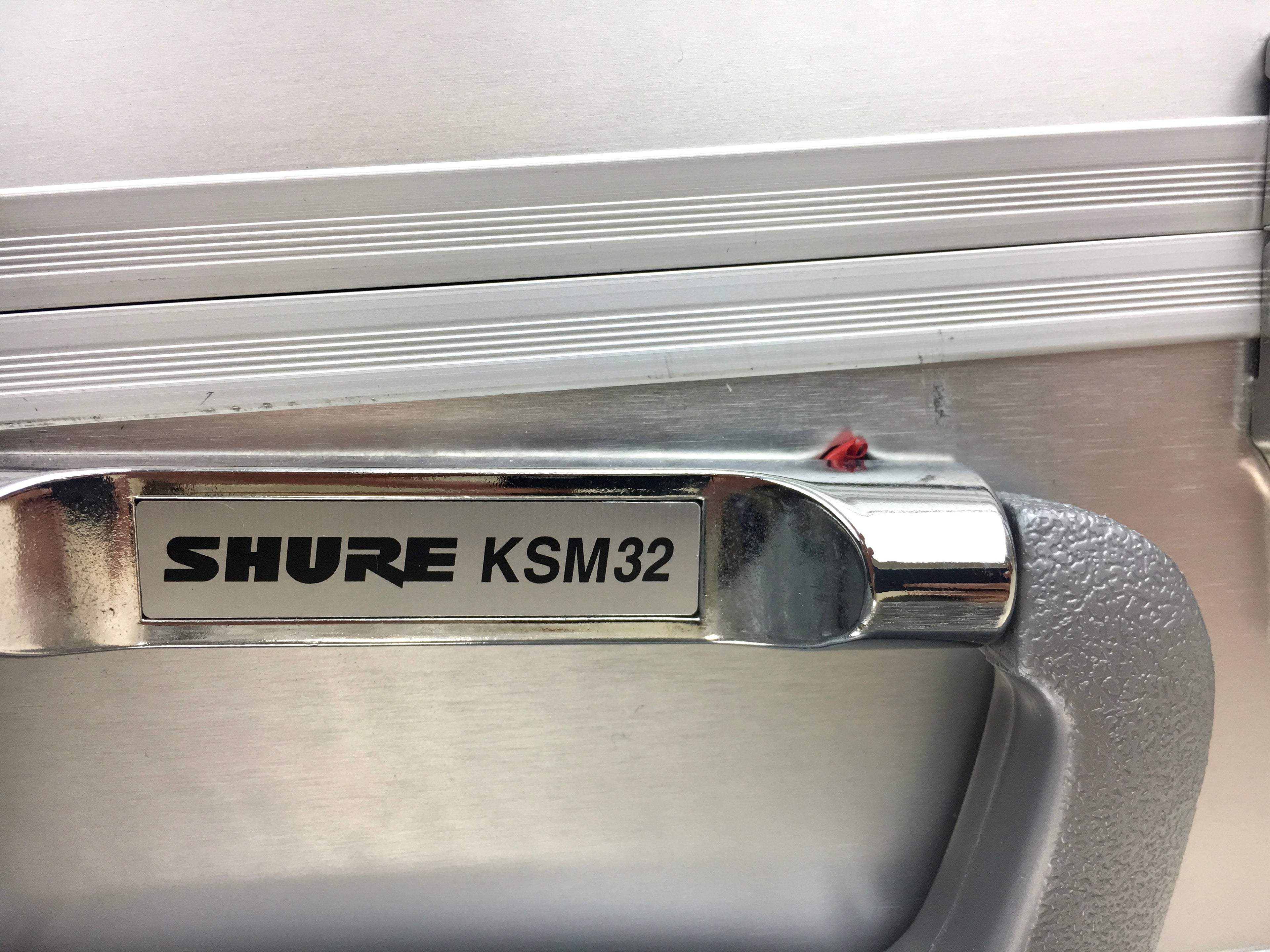 Shure KSM 32 Microphone